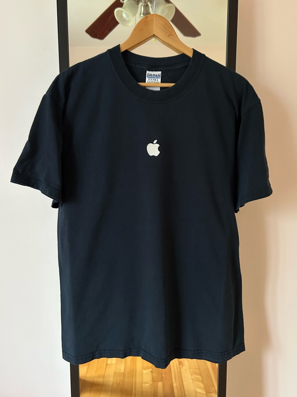 Vintage Y2K Apple 🍏 promo tech tee shirt Gildan Ultra Cotton iPod Mac Computer